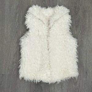 🪸 (5/$25) CHILDRENS PLACE Faux Fur Fuzzy Soft White Cream Vest Small 5-6